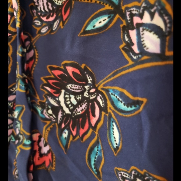 EXPRESS Floral Pattern Button Down Office Blouse - Picture 4 of 6